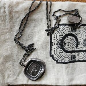 PYRRHA NECKLACE, CARPE DIEM